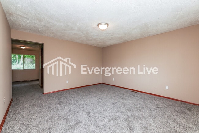 Building Photo - 1101 Rossiter Dr