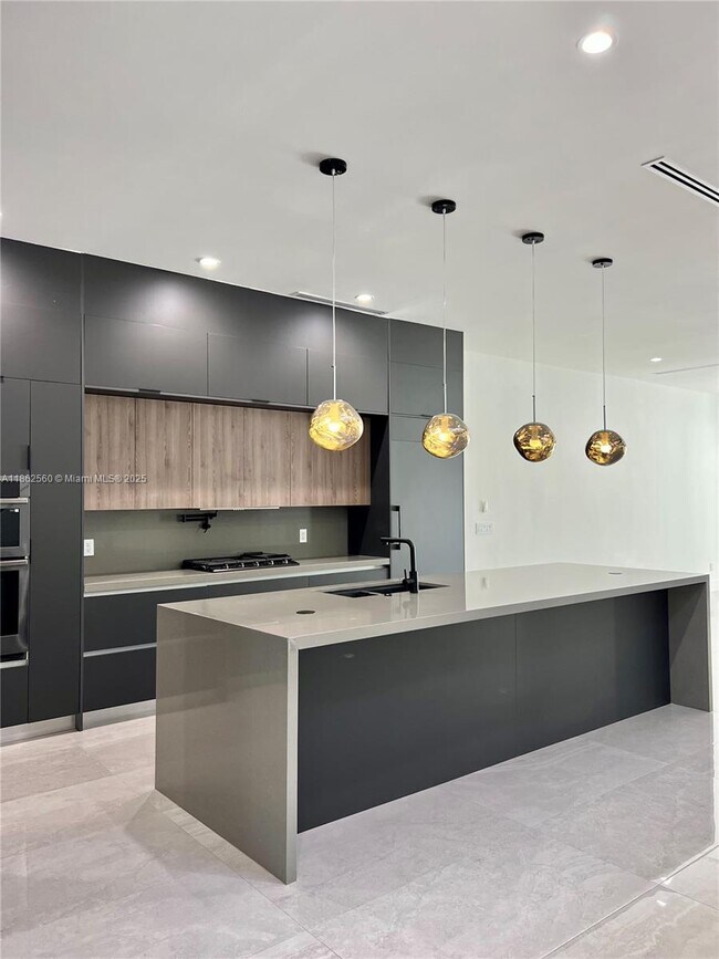 Foto del edificio - 815 NE 17th Terrace