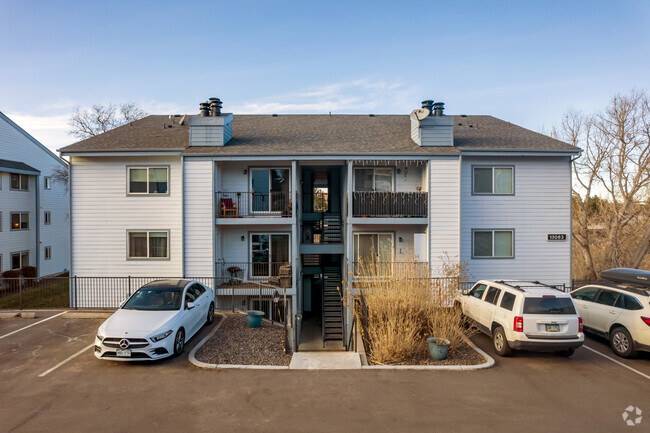 Building Photo - The Peaks At Green Mountain