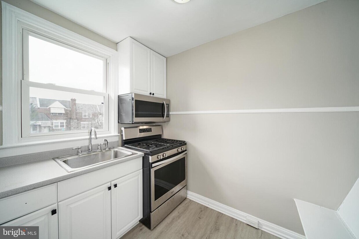 801 EATON Rd, DREXEL HILL, PA 19026 Room for Rent in DREXEL HILL, PA