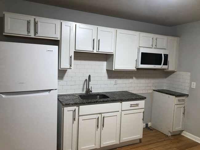 Foto del edificio - 2 bedroom 1 bathroom recently renovated in Baltimore city