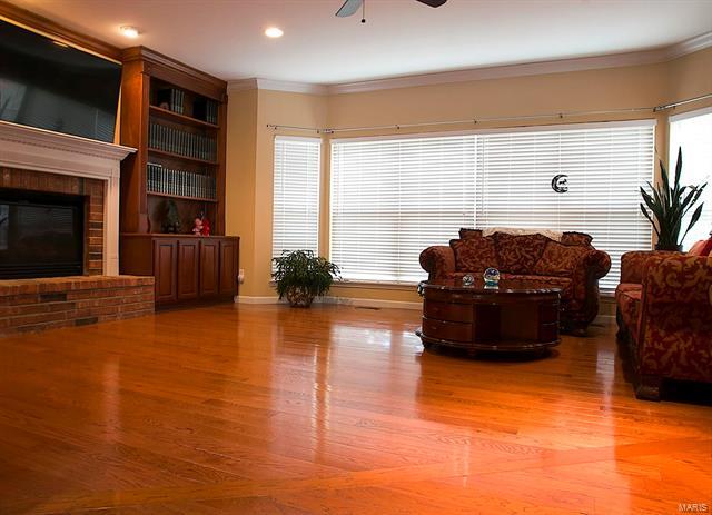 Foto del edificio - 713 Rose Haven Ct