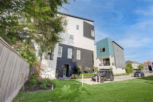 Foto del edificio - 2412 Canal St