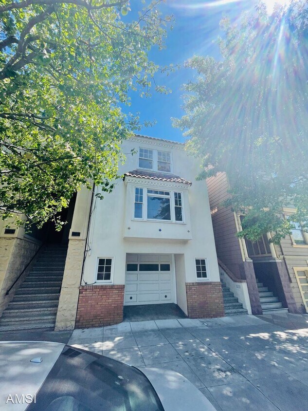 Primary Photo - 3 br, 1.5 bath House - 2145 Filbert Street