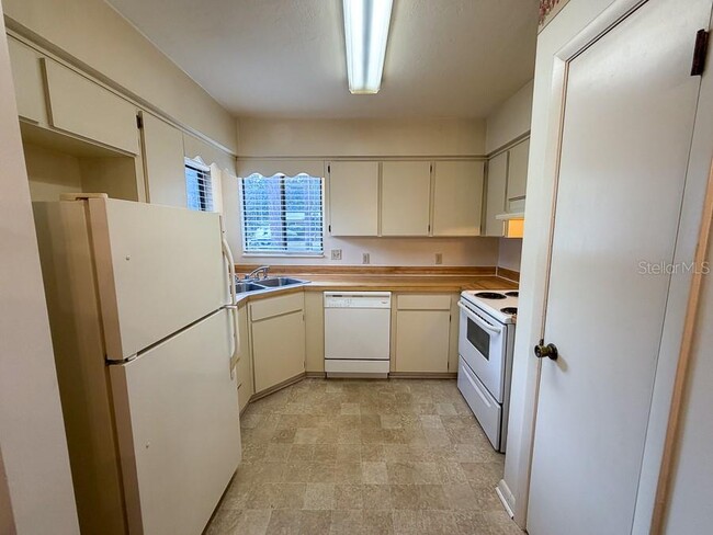 Building Photo - 4190 NW 85th Pl