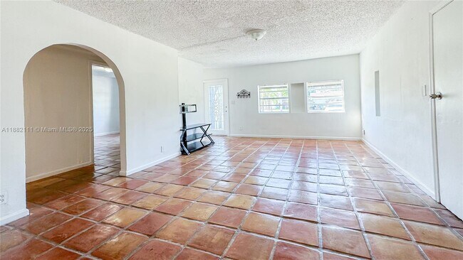 Foto del edificio - 5319 Lake Blvd