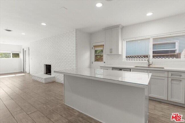 Foto del edificio - 262 MacDonald St