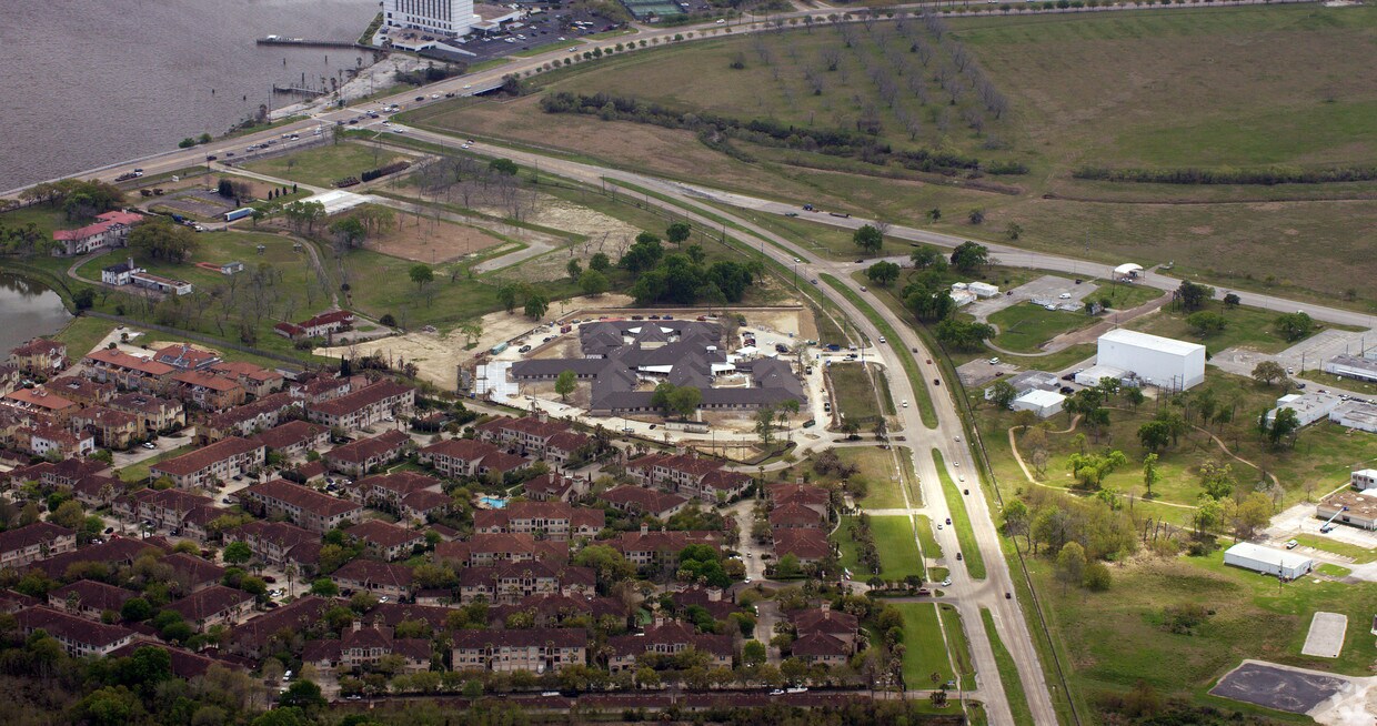 Aerial Photo - The Shores at Clearlake