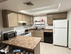 Building Photo - 422 W Pebble Beach Dr