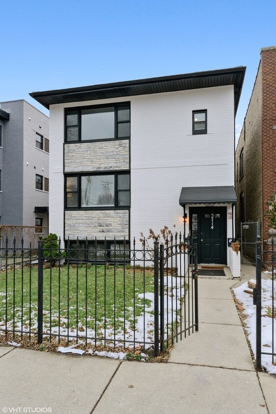 Primary Photo - 5714 N Hermitage Ave