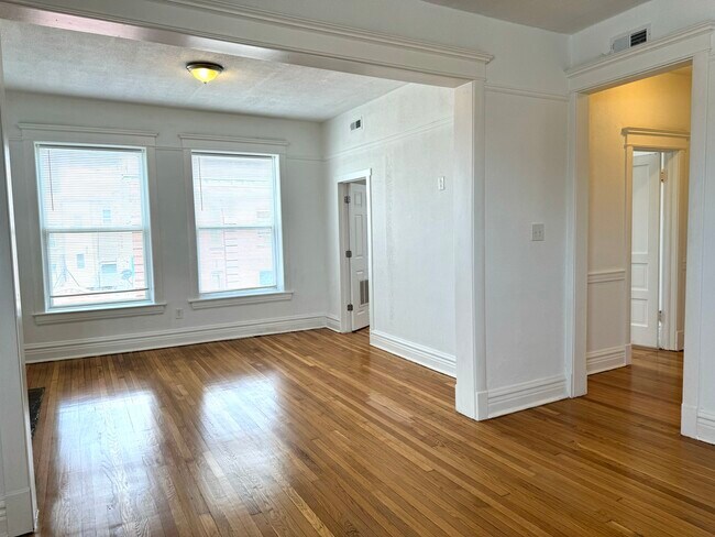 Building Photo - 3503 W 26th St