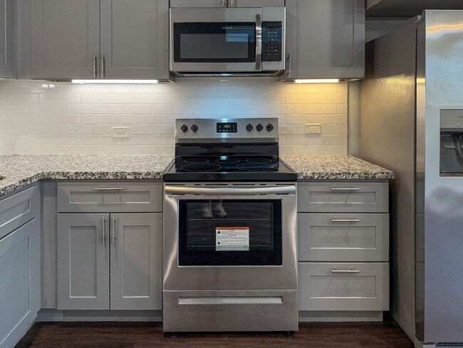 Foto del edificio - 4939 Ambient Dr