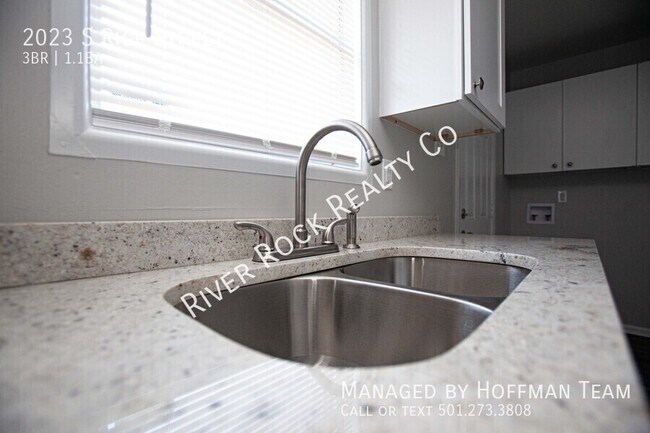 Building Photo - 2023 S Rice St