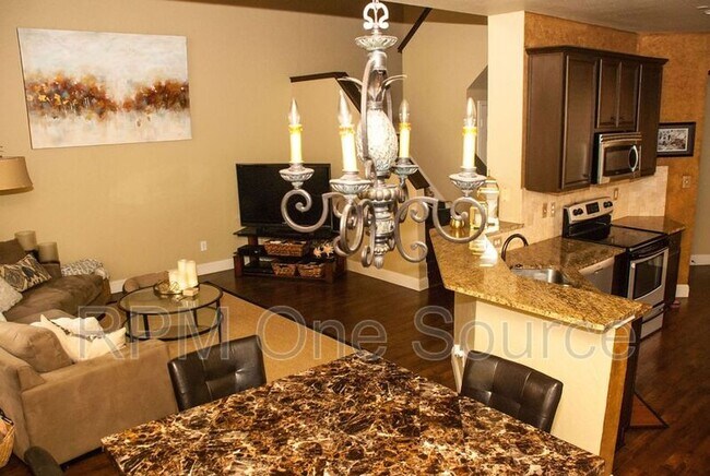 Building Photo - 8604 Heather Ridge Dr