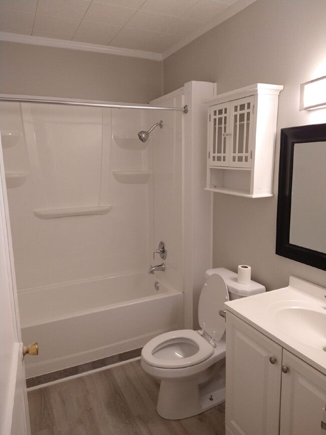 Foto del edificio - 19 Theresa Dr