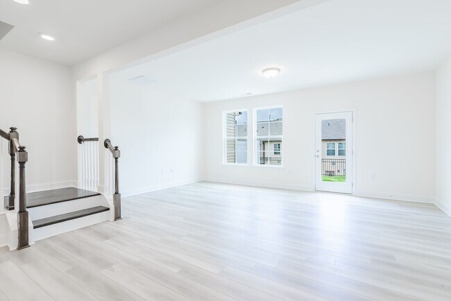 Foto del edificio - Available Early July - 3 Bed, 2.5 Ba in Convenient Location! Pet Friendly!
