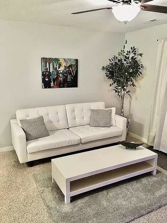 Foto del edificio - 740 Magnolia Ln