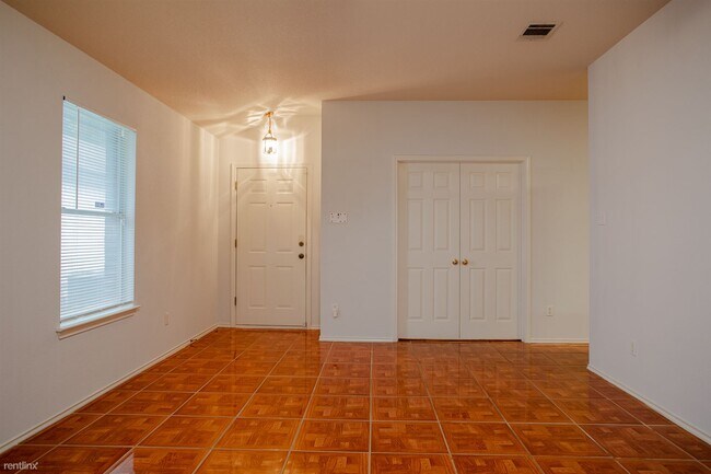 Foto del edificio - 3 br, 2 bath House - 802 Luke Ln