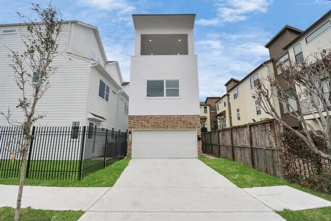 Building Photo - 2505 Pease St