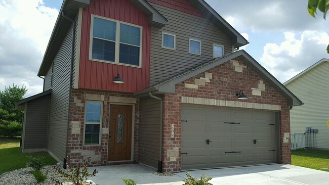 Building Photo - 204 Olyvia Dr