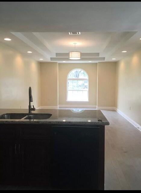 Building Photo - 1317 Dupas St