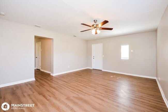 Building Photo - 3124 Newtown Blvd, Sarasota, FL 34234