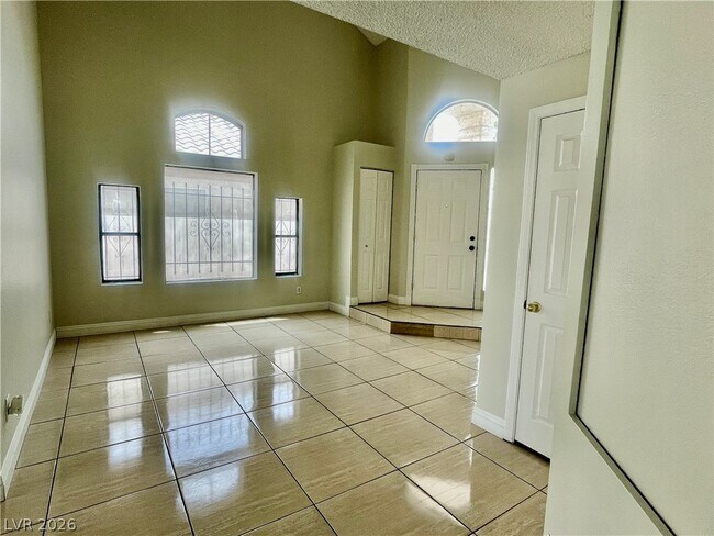 Building Photo - 2616 Camphor Tree St