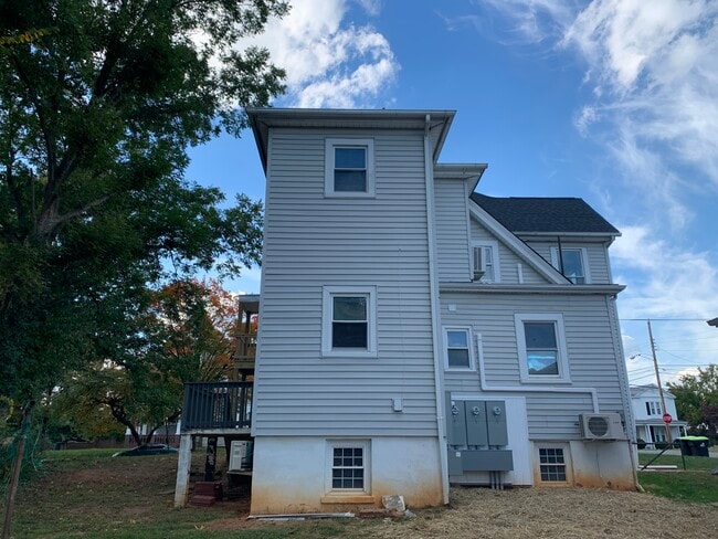 Building Photo - 500 Euclid Ave