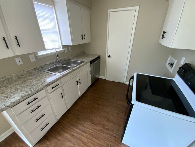 Building Photo - 9115 Merrivale Dr