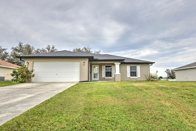 Foto del edificio - 3 bed 2 Bath 2 car Garage Great Backyard