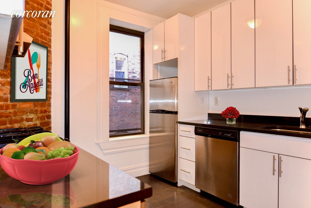 Primary Photo - 119 E 96th St