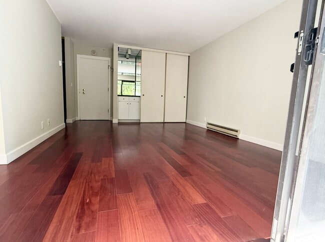 Foto del edificio - 4 Admiral Dr