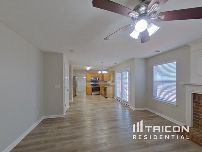 Foto del edificio - 8127 Valley Ridge Dr