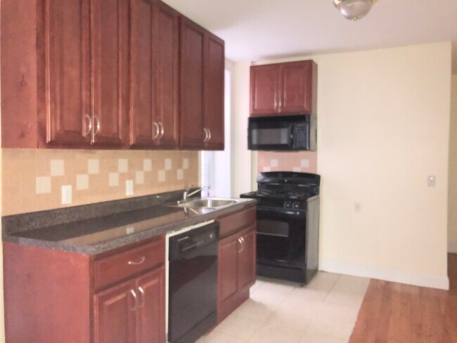 Building Photo - 403 Avenue C