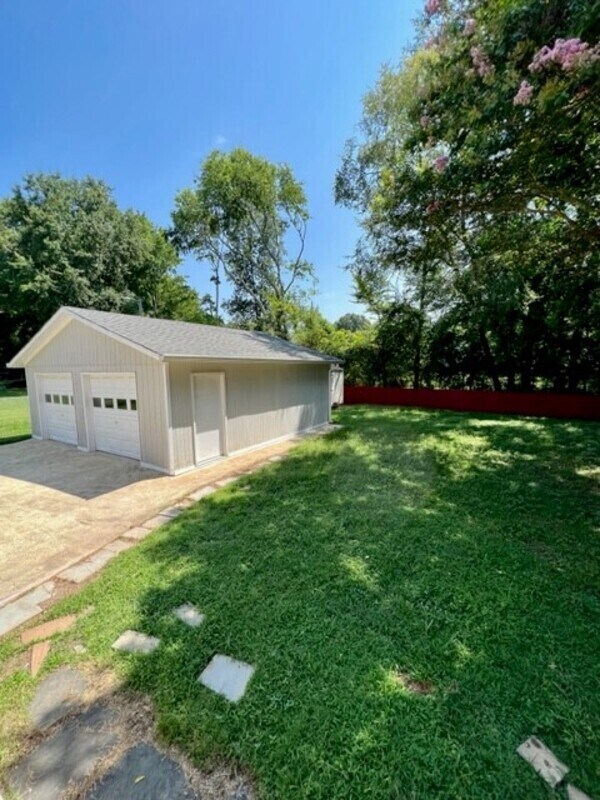 Building Photo - 2701 O'Hara Dr