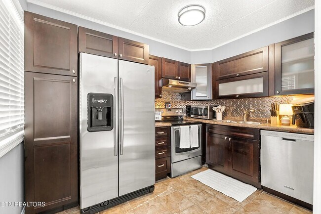 Foto del edificio - 2718 Painter Ave