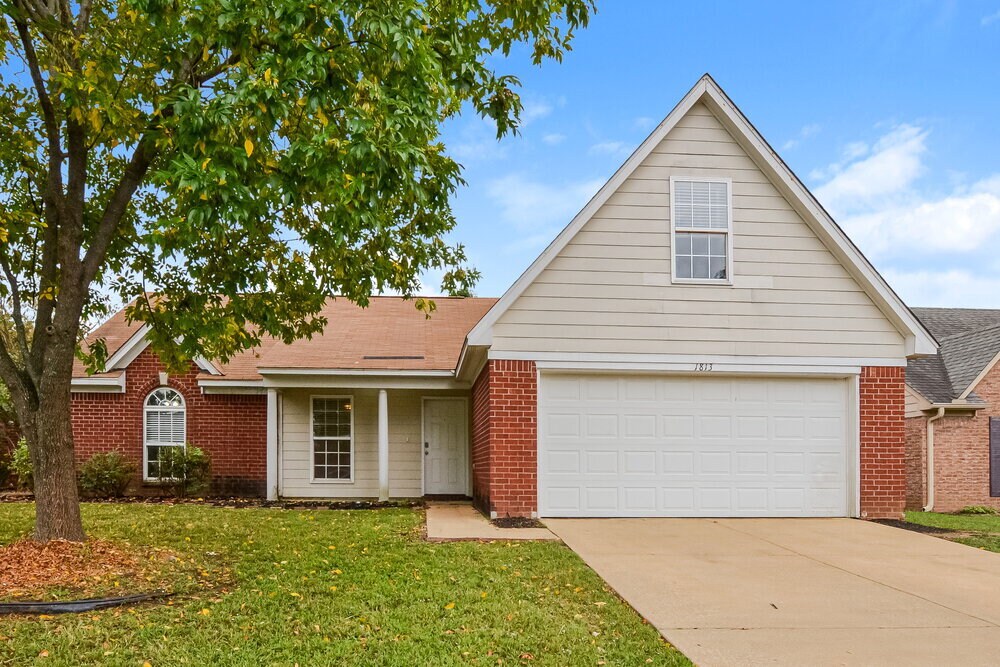 Foto principal - 1813 Cherry Creek Dr