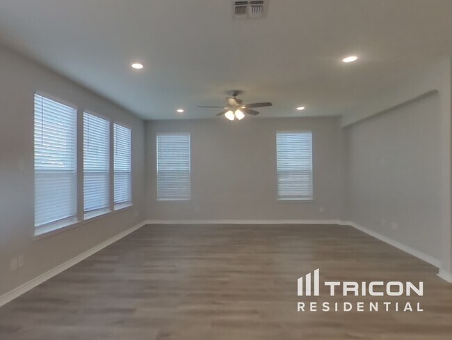 Foto del edificio - 2427 Lazo Smt