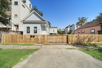 Building Photo - 1414 Shearn St
