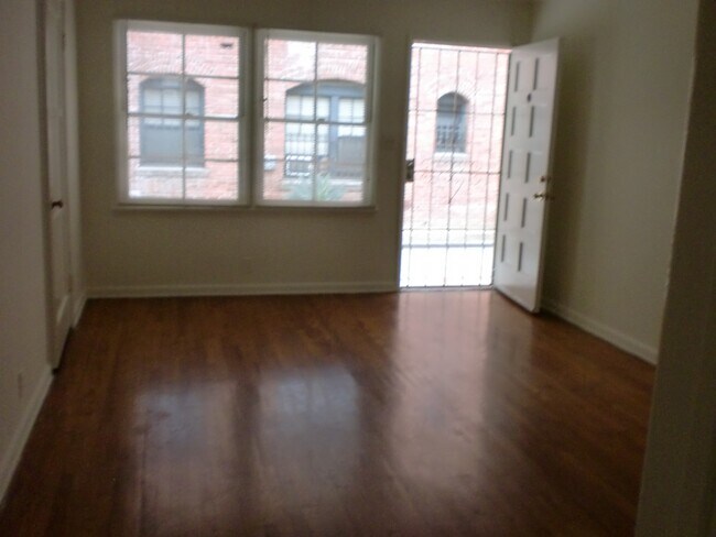 Building Photo - 357 S Detroit St