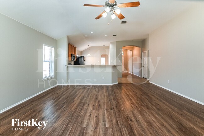 Foto del edificio - 215 Mulberry Dr