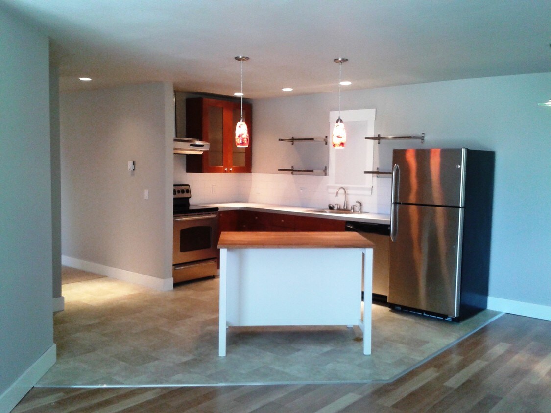 New kitchen, SS Appliances - 855 S 100th St
