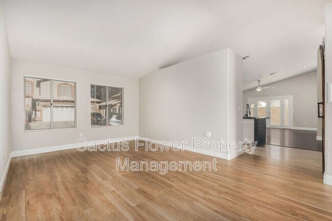 Foto del edificio - 4617 E Scott Ave