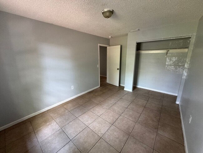 Foto del edificio - 911 N Iowa Ave