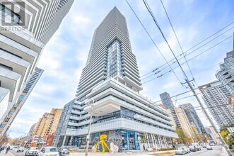 Building Photo - 161-3161 Roehampton Ave