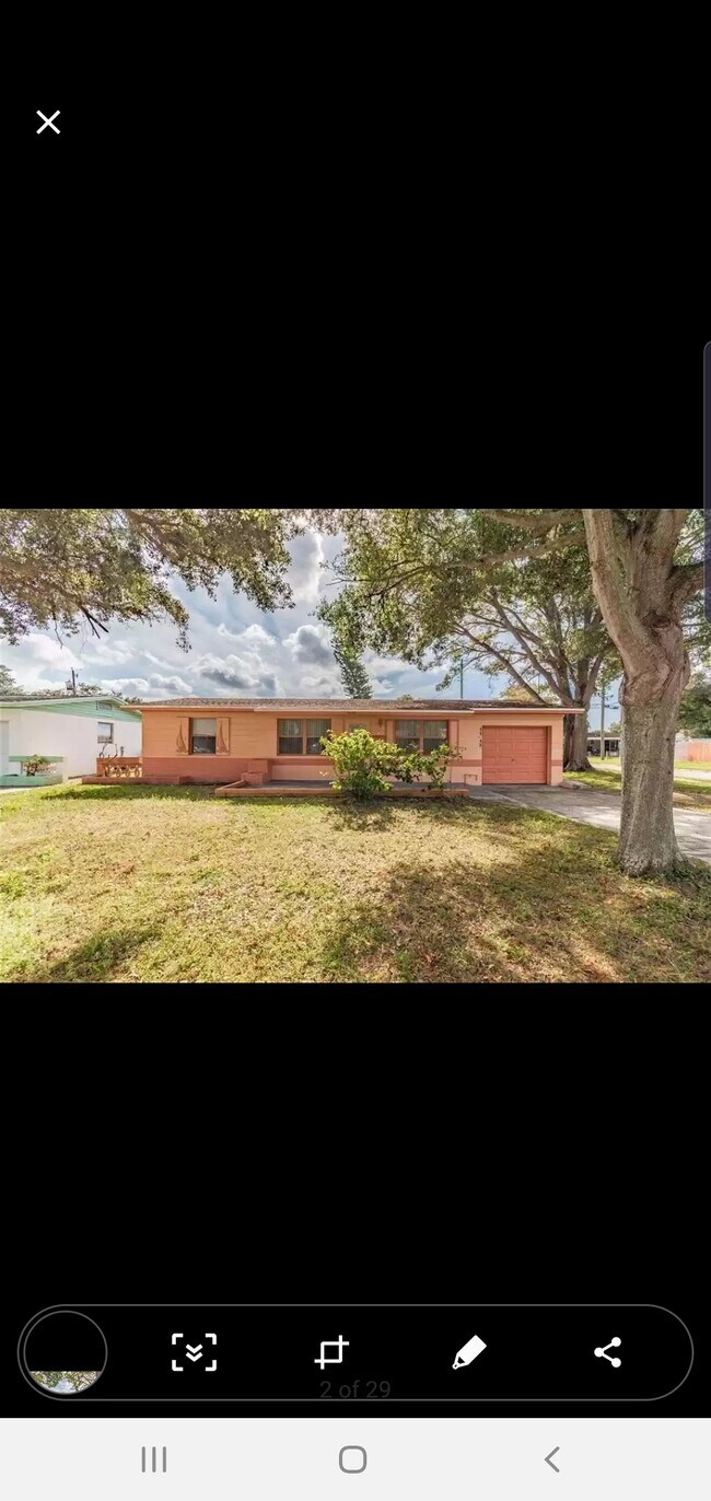 Foto del edificio - 4648 83rd Terrace