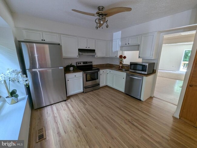 Building Photo - 11425 Encore Dr