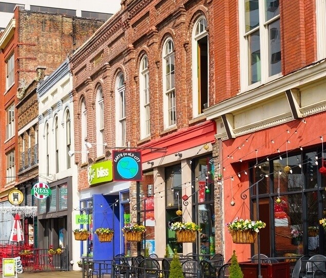 Shops and restaurants in Market Square