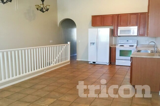 Foto del edificio - 2355 E Huntington Dr