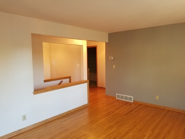 Foto del edificio - 4553 Cedar Ave S